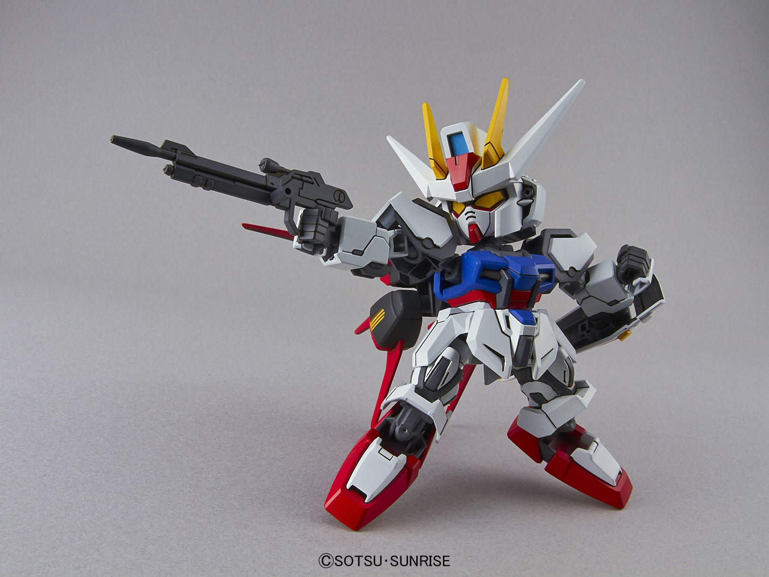 BANDAI SD GUNDAM EX-STANDARD AILE STRIKE GUNDAM