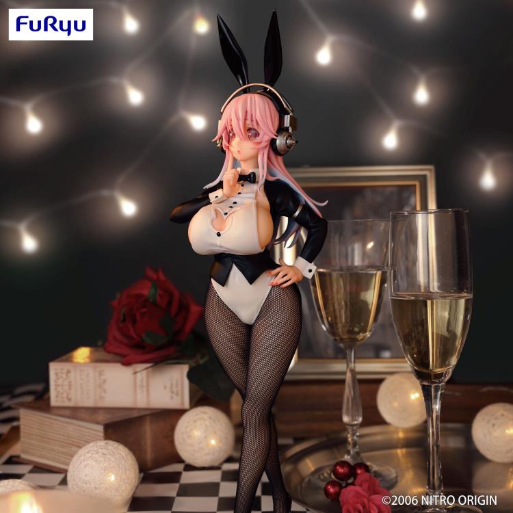 FURYU BICUTE BUNNIES FIGURE SUPER SONICO (TAILCOAT VER.) - SONICO