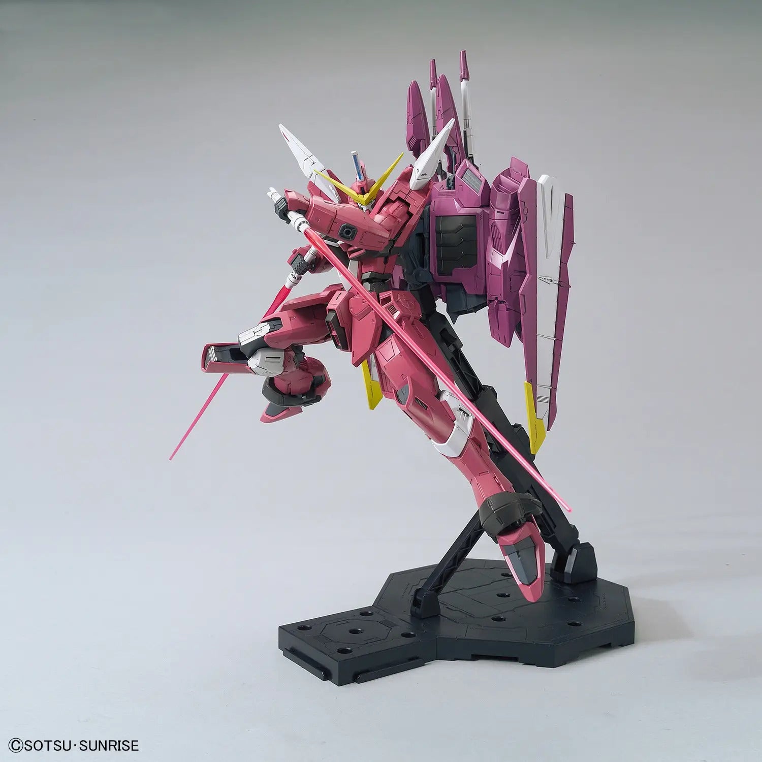 BANDAI MG 1/100 JUSTICE GUNDAM