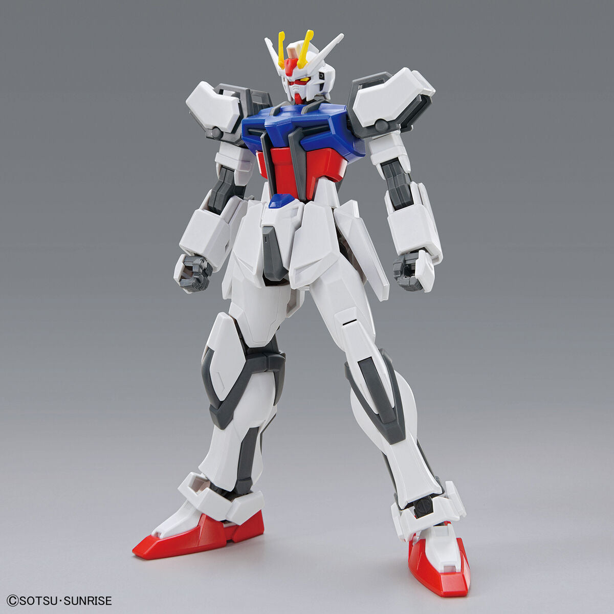BANDAI ENTRY GRADE 1/144 STRIKE GUNDAM