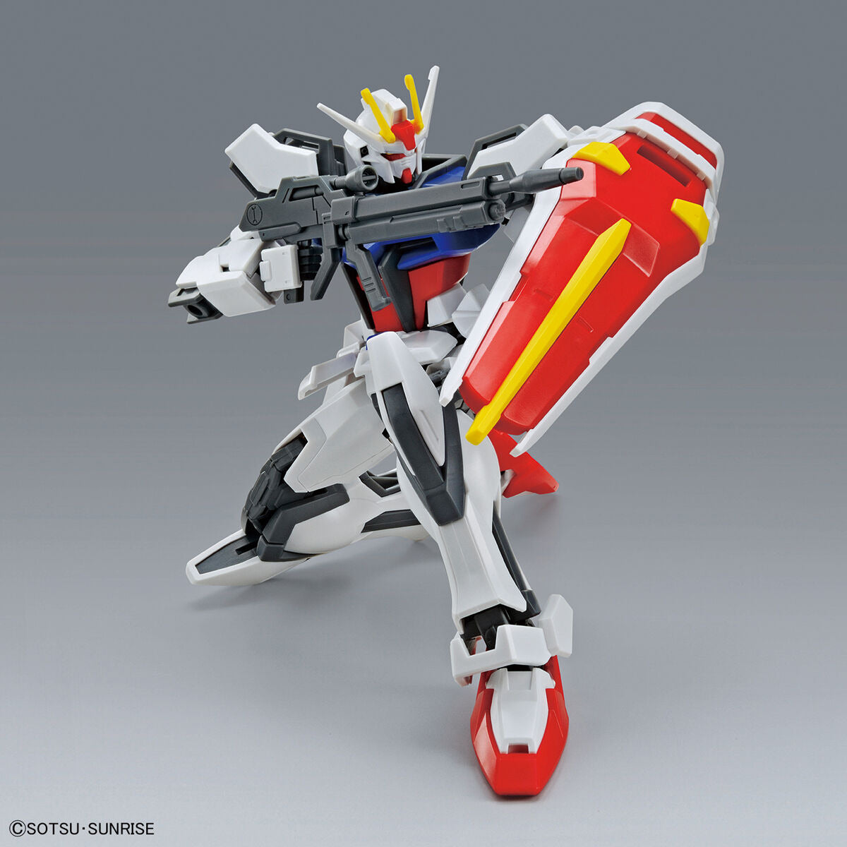 BANDAI ENTRY GRADE 1/144 STRIKE GUNDAM