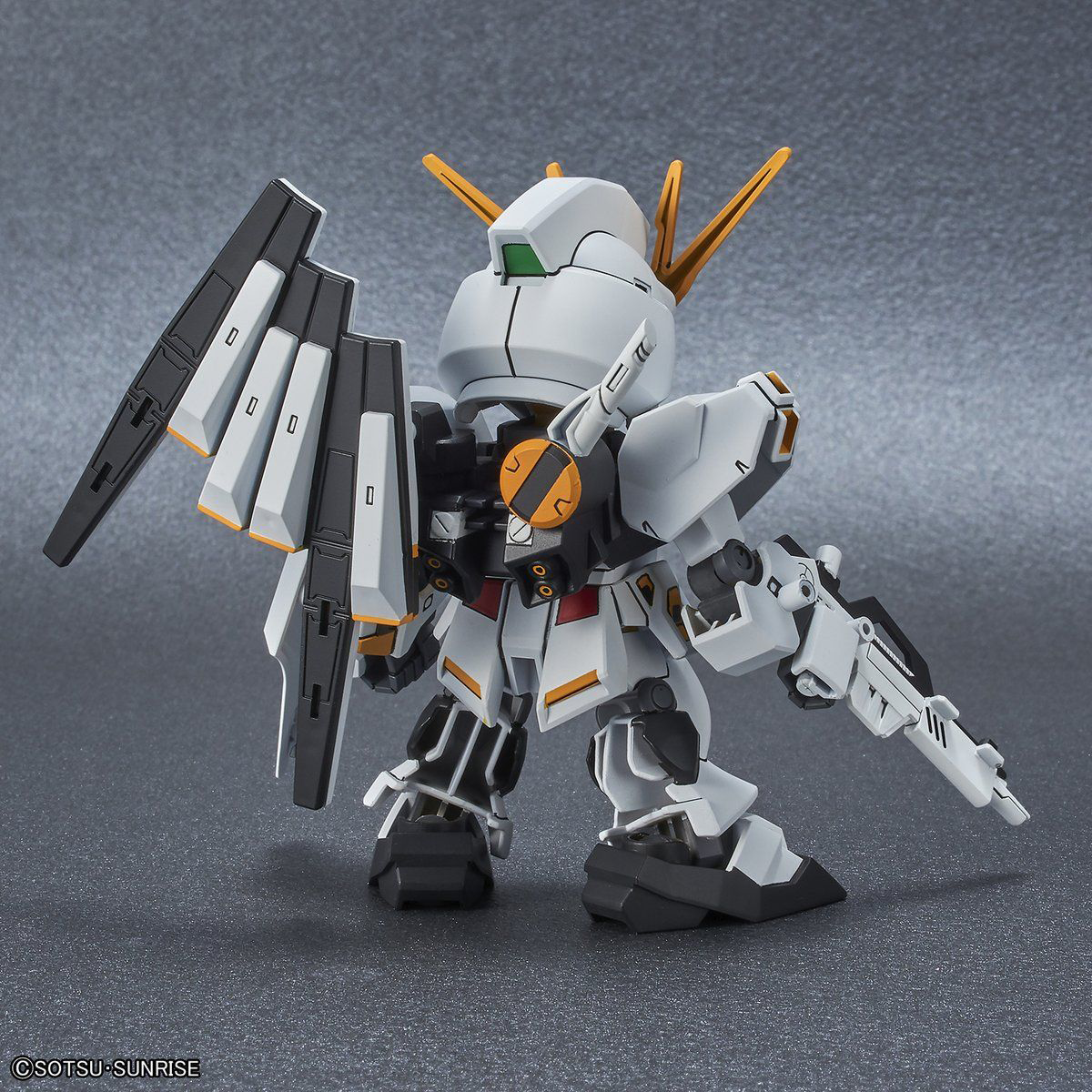 BANDAI SD GUNDAM EX-STANDARD ν NU GUNDAM