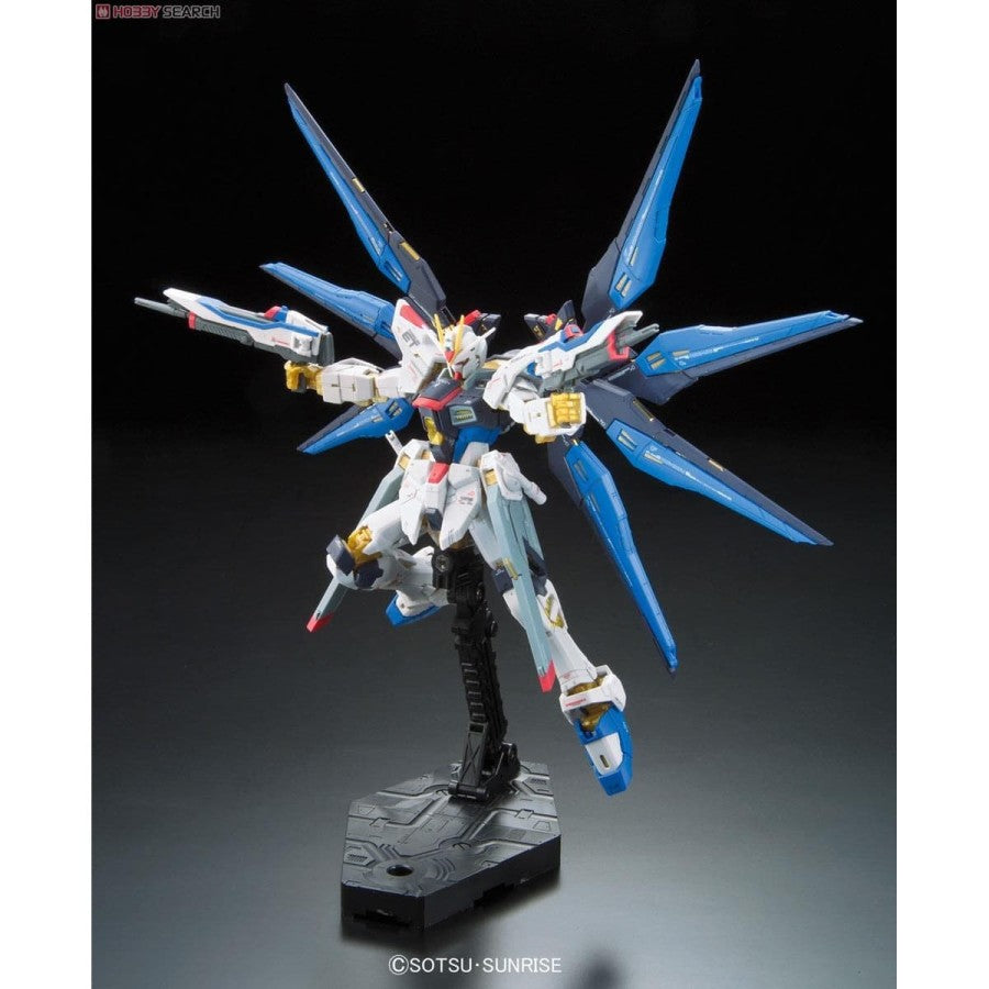 BANDAI RG 1/144 ZGMF-X20A STRIKE FREEDOM GUNDAM