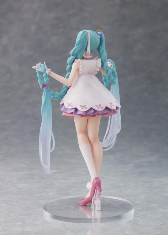 TAITO WONDERLAND FIGURE HATSUNE MIKU (RAPUNZEL) - VOCALOID