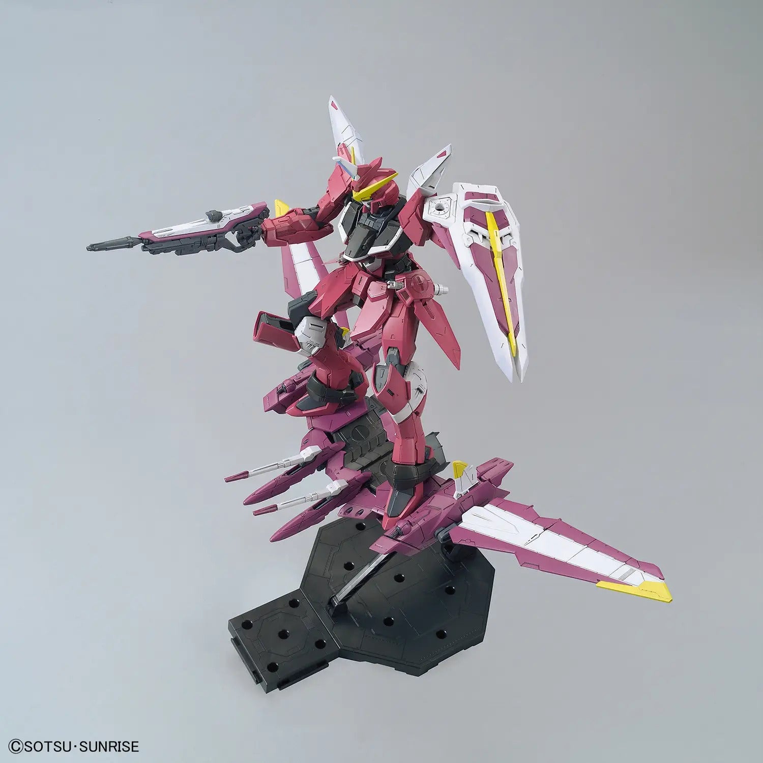 BANDAI MG 1/100 JUSTICE GUNDAM