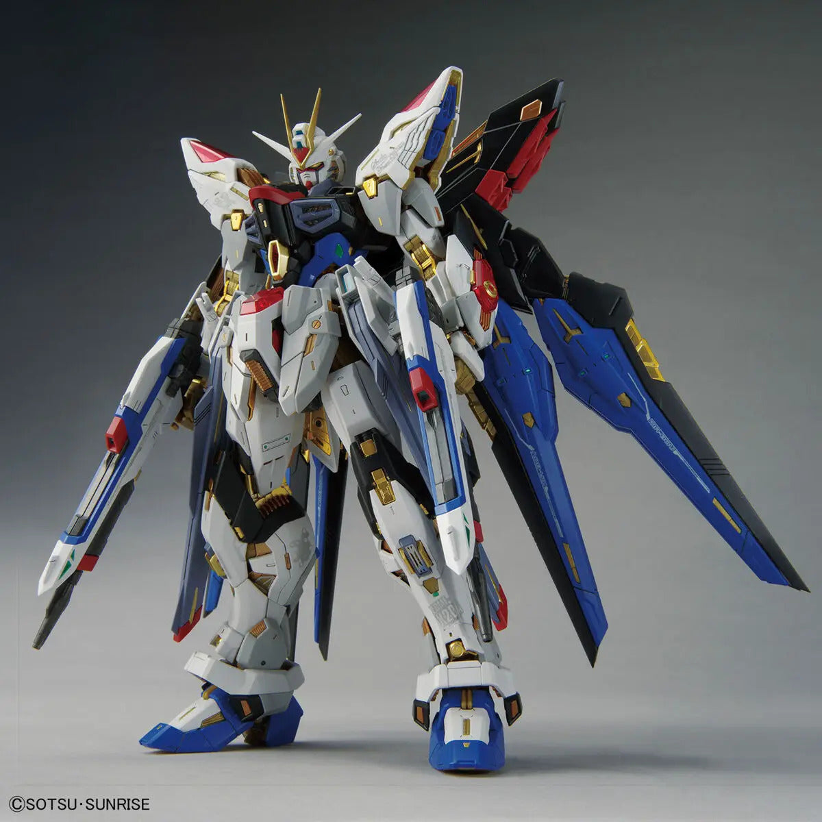 BANDAI MGEX 1/100 STRIKE FREEDOM GUNDAM