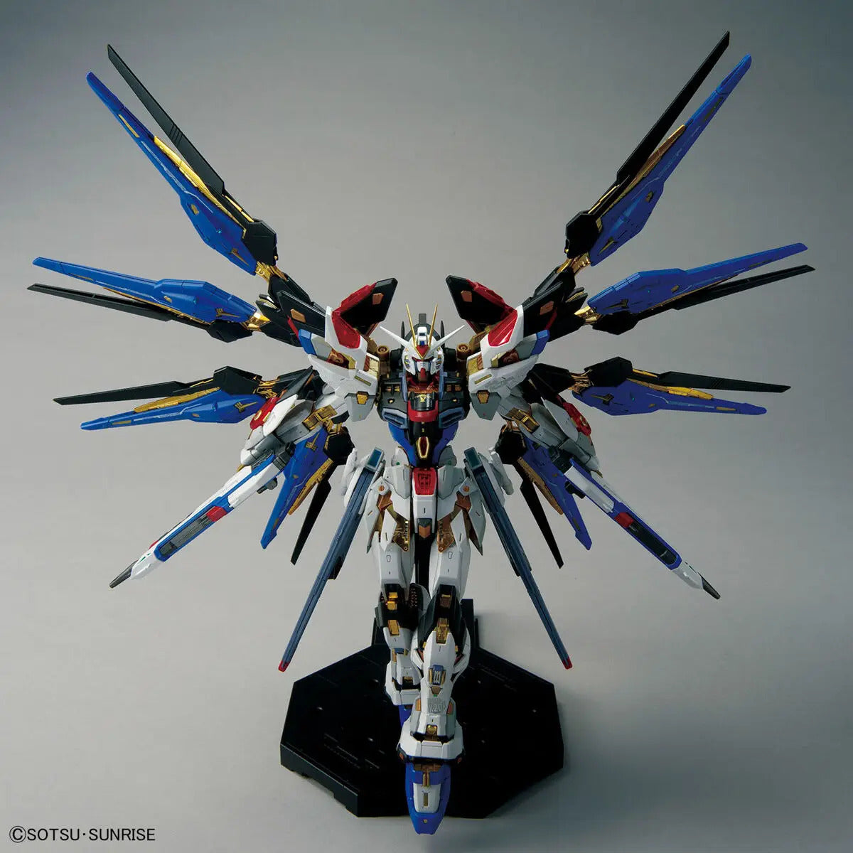 BANDAI MGEX 1/100 STRIKE FREEDOM GUNDAM